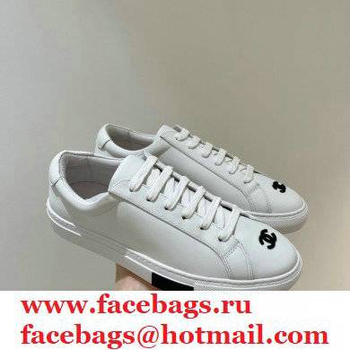 chanel white vintage sneakers with cc logo BLACK