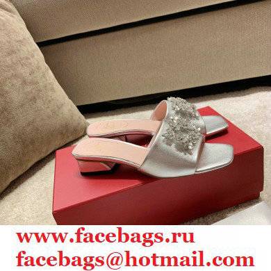 roger vivier heel 2.5cm Bouquet Strass Buckle Mules in satin silver