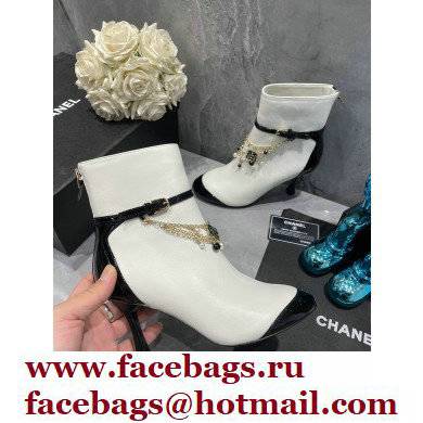 Chanel Pearls and Chain Ankle Boots Lambskin/Patent White 2021