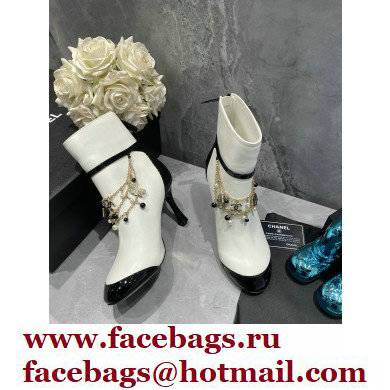 Chanel Pearls and Chain Ankle Boots Lambskin/Patent White 2021