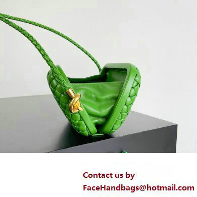 Bottega Veneta Knot On Strap Padded intreccio leather minaudiere with strap Bag Green