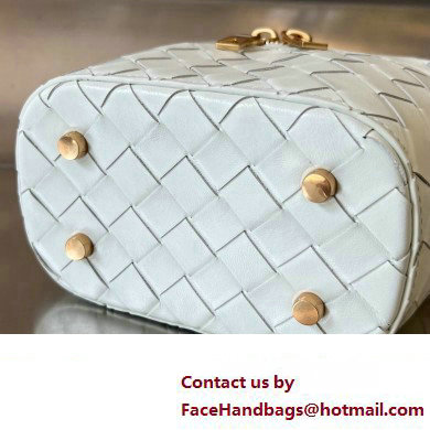 Bottega Veneta Mini Intrecciato leather vanity case Bag with cross-body strap 743551 GLACIER Pale Green