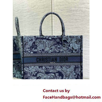 Dior medium Book Tote Bag in Denim Blue Toile de Jouy Embroidery 2023