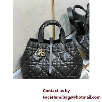 Dior medium Toujours Bag in Black Macrocannage Calfskin 2023