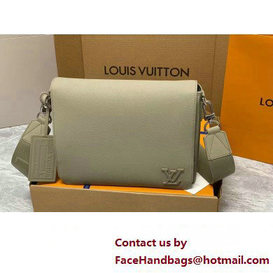 louis vuitton Takeoff Messenger bag M22505 2023