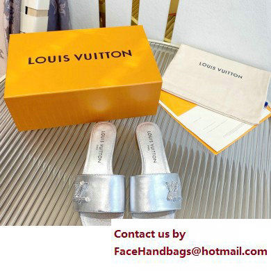 Louis Vuitton Shake Flat Mules in Metallic lambskin Silver 2023