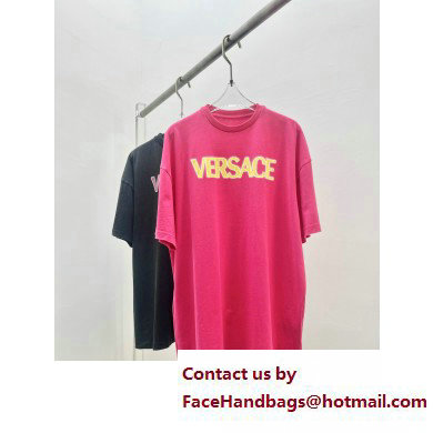 VERSACE LOGO PRINTED T-SHIRT fuchsia 2023