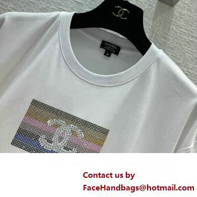 CHANEL WHITE CRYSTAL LOGO T-SHIRT 2023