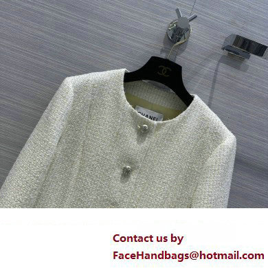 CHANEL WHITE TWEED JACKET WITH TWO POCKETS 2023