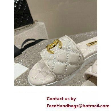 Chanel Heel 2cm Gold CC Logo Lambskin Quilting Mules G45014 White 2023