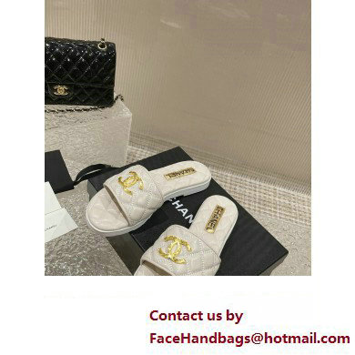 Chanel Heel 2cm Gold CC Logo Lambskin Quilting Mules G45014 White 2023