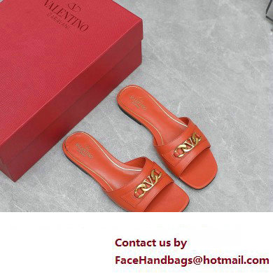 Valentino VLogo Chain Slides in calfskin leather 07 2023