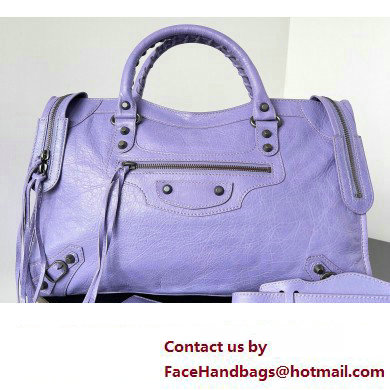 Balenciaga Classic City Large Handbag in Arena Lambskin Lilac