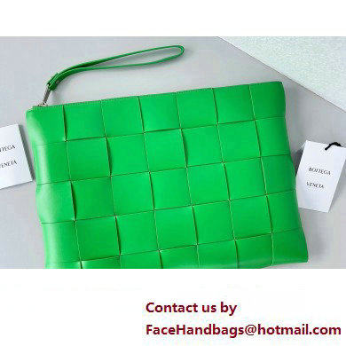 Bottega Veneta Large Cassette Pouch Intreccio leather wristlet Bag Green 2024 - Click Image to Close