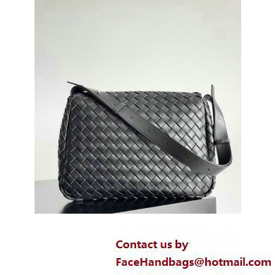 Bottega Veneta Large Cobble Shoulder Bag in padded Intreccio leather Black 2024