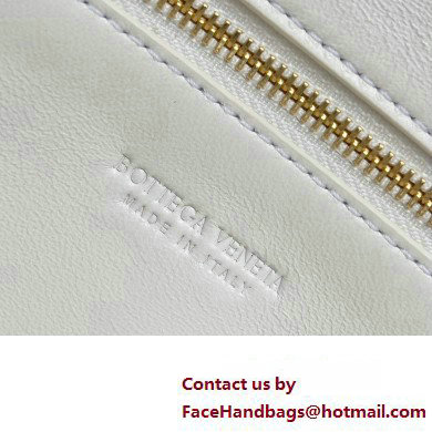 Bottega Veneta Long Clutch Andiamo With Handle Intrecciato leather bag White with metallic knot closure 2024