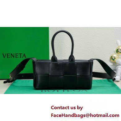 Bottega Veneta Mini East-West Arco Tote Intreccio leather bag with detachable strap BLACK 2024