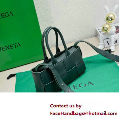 Bottega Veneta Mini East-West Arco Tote Intreccio leather bag with detachable strap EMERALD GREEN 2024