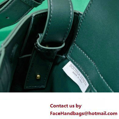 Bottega Veneta Mini East-West Arco Tote Intreccio leather bag with detachable strap EMERALD GREEN 2024