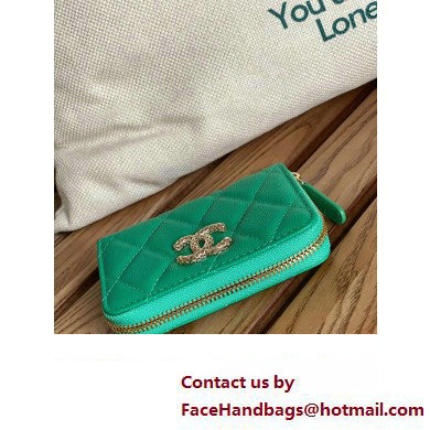 Chanel Gold-Tone Cutout CC Logo Zip Card Holder AP3185 in Grained Calfskin Green