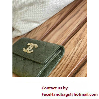 Chanel Gold-Tone Metal Logo Flap Card Holder AP3047 in Grained Calfskin Green