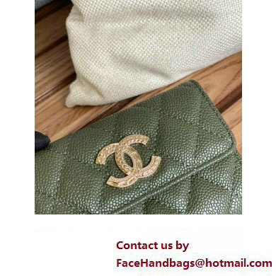 Chanel Gold-Tone Metal Logo Flap Card Holder AP3047 in Grained Calfskin Green