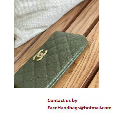 Chanel Gold-Tone Metal Logo Zip Card Holder AP3049 in Grained Calfskin Green