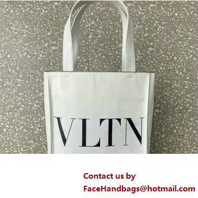 Valentino VLTN Tote bag in Crinkled Leather 0047 White 2023 - Click Image to Close