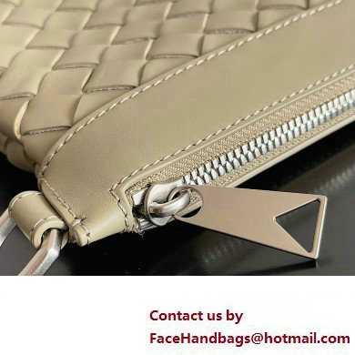 Bottega Veneta Intrecciato leather pouch Clutch Bag Beige