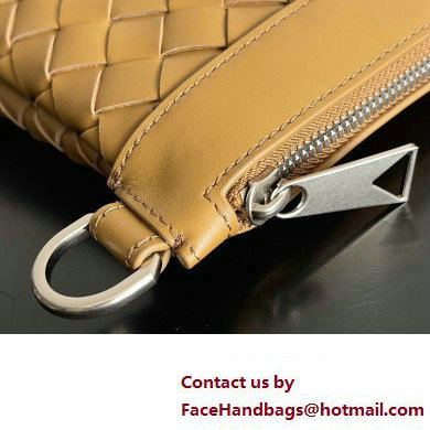 Bottega Veneta Intrecciato leather pouch Clutch Bag Brown