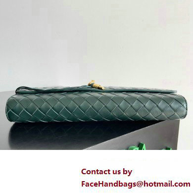 Bottega Veneta Long Clutch Andiamo With Handle Intrecciato leather bag Emerald green with metallic knot closure 2024