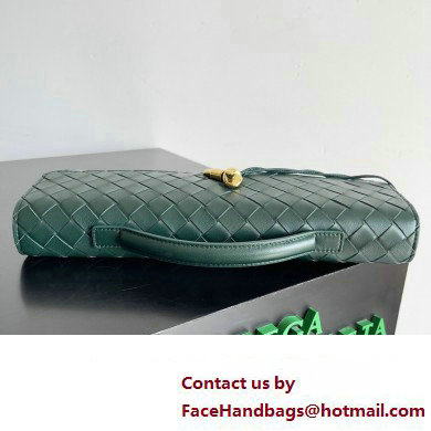 Bottega Veneta Long Clutch Andiamo With Handle Intrecciato leather bag Emerald green with metallic knot closure 2024