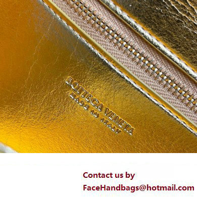 Bottega Veneta Long Clutch Andiamo With Handle Intrecciato leather bag Gold with metallic knot closure 2024