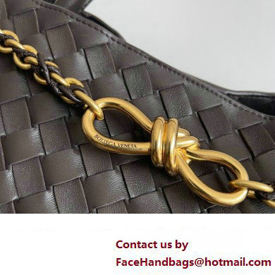 Bottega Veneta Medium Andiamo Intrecciato leather top handle Bag FONDANT With Chain 2024