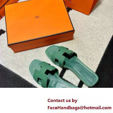 Hermes Oran Flat slippers in epsom leather vert lierre