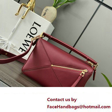 LOEWE Small Puzzle bag in in classic calfskin burgundy 2024