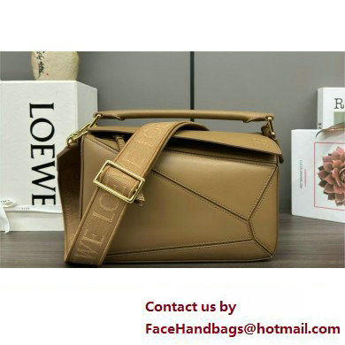 LOEWE Small Puzzle bag insatin calfskin clay green 2024