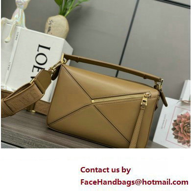 LOEWE Small Puzzle bag insatin calfskin clay green 2024