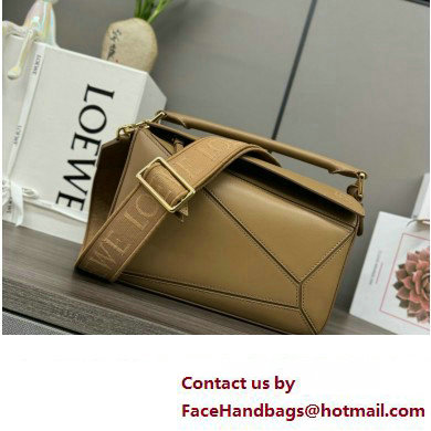 LOEWE Small Puzzle bag insatin calfskin clay green 2024