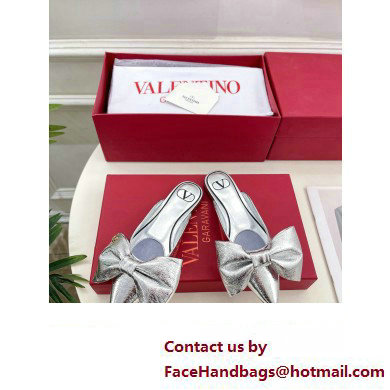 Valentino Un Chateau Bow Flat Mules Metallic Silver 2024 - Click Image to Close