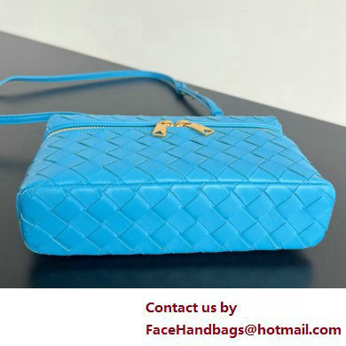 Bottega Veneta Intrecciato leather BANG BANG vanity case LAKE BLUE 2025