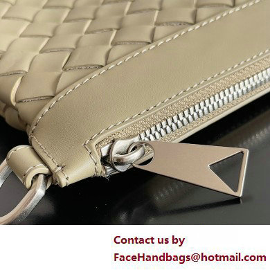 Bottega Veneta Intrecciato leather pouch Clutch Bag Beige