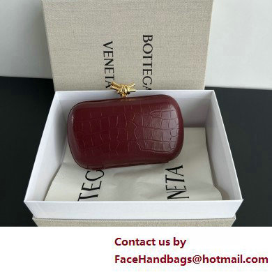 Bottega Veneta crocodile pattern Knot Minaudiere clutch Bag burgundy 2025