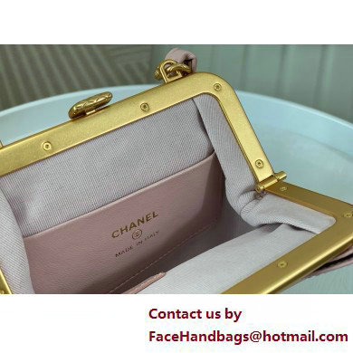 Chanel Clutch with Chain AP4028 pink 2025