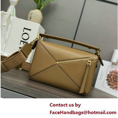 LOEWE Small Puzzle bag insatin calfskin clay green 2025