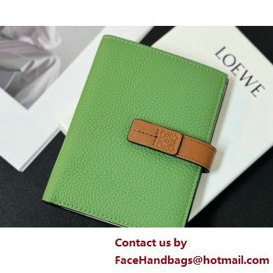 Loewe Medium vertical wallet in soft grained calfskin Green - Click Image to Close