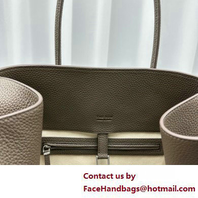 THE ROW MARGAUX 17 BAG IN GRAINED LEATHER ETOUPE 2025