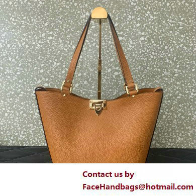 Valentino Garavani Rockstud Leather Tote TAN 2025