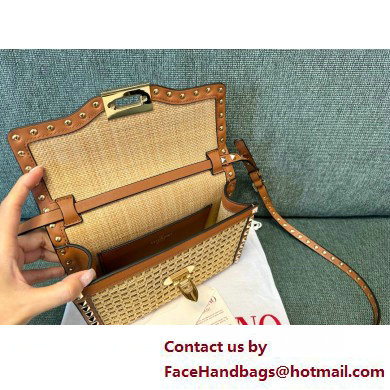 Valentino SMALL ROCKSTUD SHOULDER BAG IN WOVEN RAFFIANATURAL/ALMOND 2025