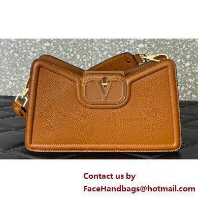 Valentino VLogo Leather shoulder bag in grainy calfskin Brown 2025 - Click Image to Close